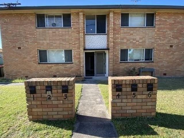 1 Bedroom Unit – Walk to Town Centre!