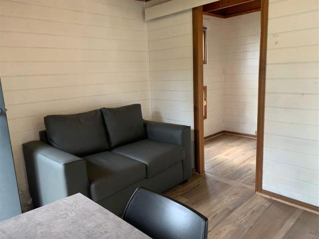 1 Bedroom Unit with Great Storage