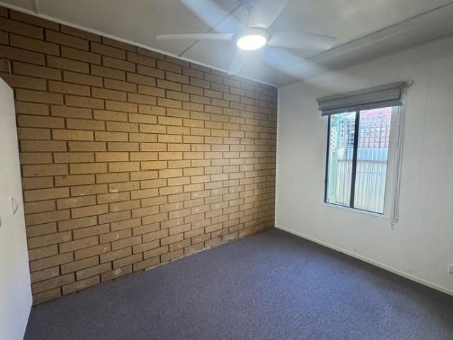 1 bedroom unit with utilities included