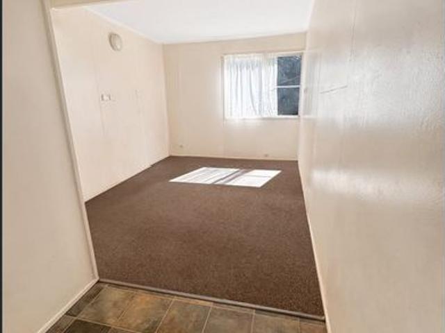 1 BEDROOM UNIT CLOSE TO TOWN