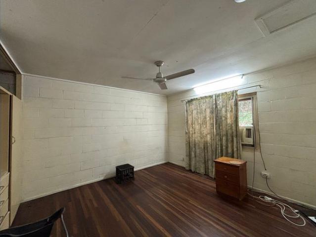 1 BEDROOM UNIT CLOSE TO TOWN
