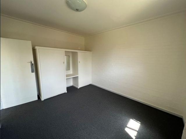 1 BEDROOM UNIT, CLOSE TO CBD, LOCATED SOUTH SIDE!