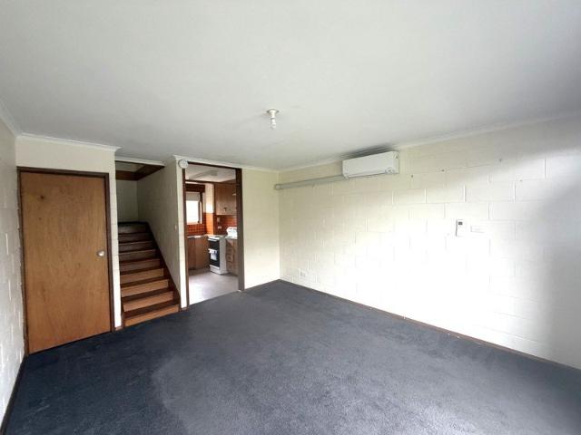 1 Bedroom Unit Close to Shops & Services