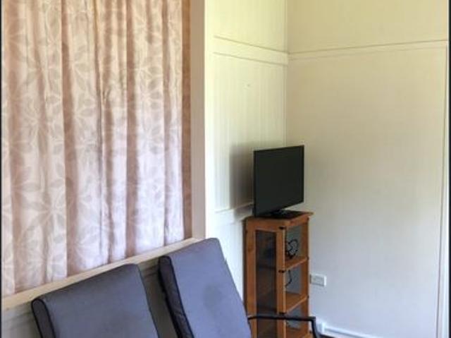 1 Bedroom Unit for Rent – Walk to the Beach!
