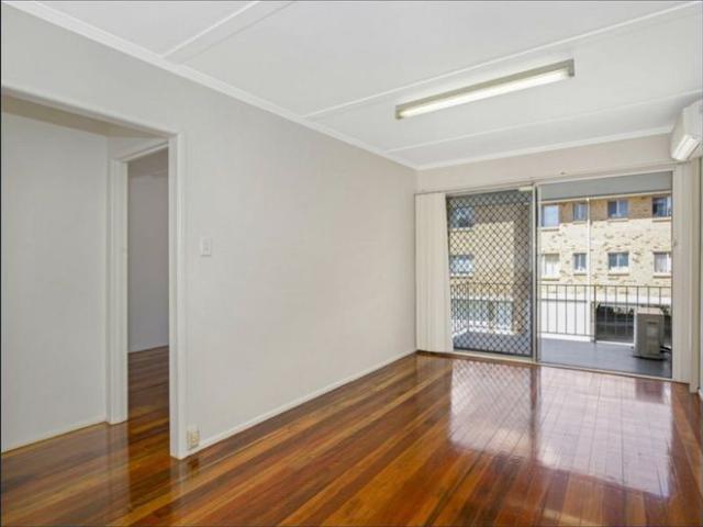 1 Bedroom Unit Ideally Positioned for Lifestyle & Convenience
