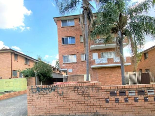 1 BEDROOM UNIT IN THE HEART OF CABRAMATTA