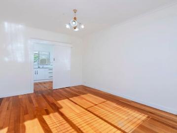 1 BEDROOM UNIT IN GREAT LOCATION