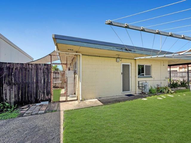1 Bedroom Unit in Prime Cairns North Location BREAK LEASE