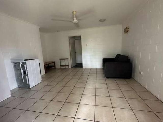 1 Bedroom Unit in Quiet, Convenient Location