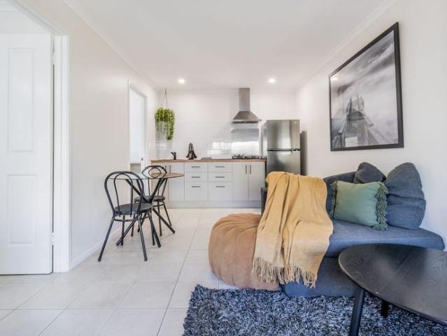 1 Bedroom unit – Just Minutes from the Beach!