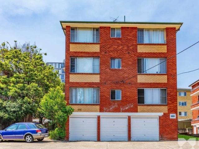 1 BEDROOM UNIT/ PRIME WEST RYDE LOCATION convenience and lifestyle that West Ryde has to offer. Available Now