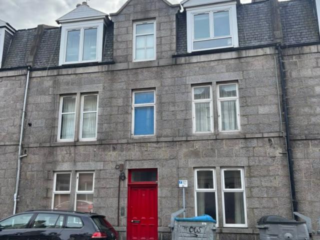 1 bedroomed top floor apartment