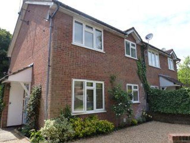 1 Bedrooms End terrace house for rent in Southern Way, Farnham GU9