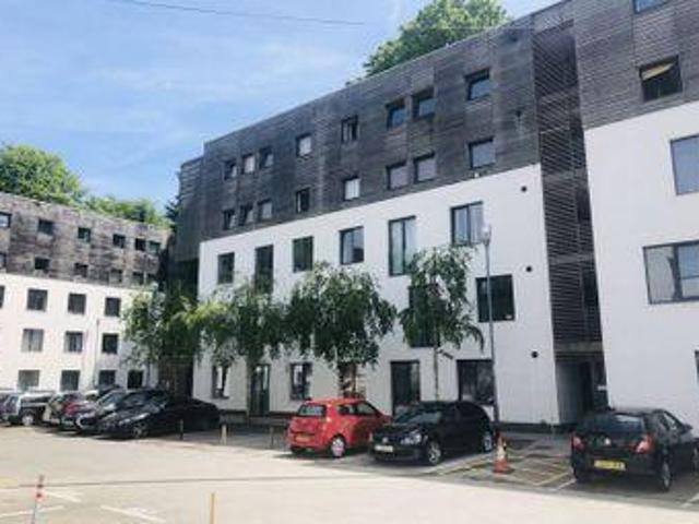 1 Bedrooms Flat for rent in Godstone Road, Whyteleafe CR3