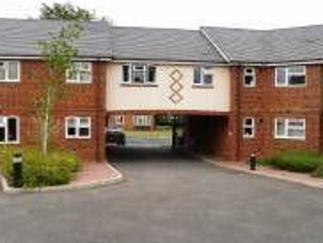 1 Bedrooms Flat for rent in Prouds Lane, Bilston, West Midlands WV14