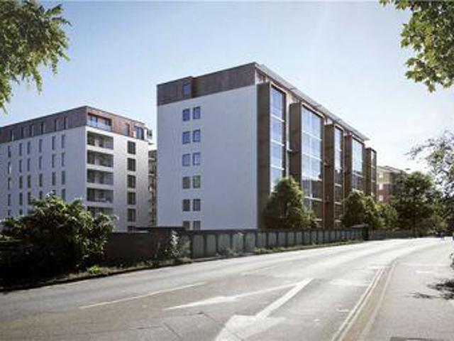 1 Bedrooms Flat for sale in 296 Farnborough Road, Farnborough, Hampshire GU14