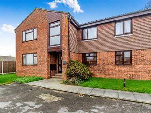 1 Bedrooms Flat for sale in Everest Drive, Hoo, Rochester, Kent ME3