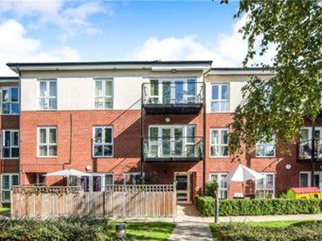 1 Bedrooms Flat for sale in Kendra Hall Road, South Croydon, Surrey CR2