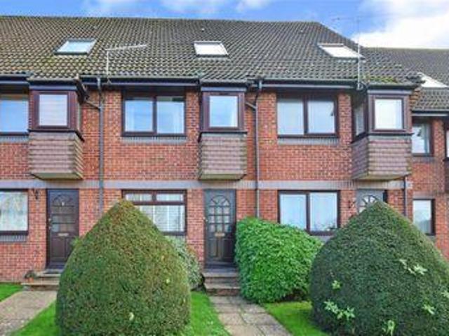 1 Bedrooms Flat for sale in Meon Close, Petersfield, Hampshire GU32