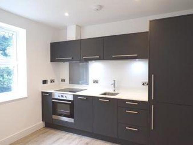 1 Bedrooms Flat for sale in Warley, Brentwood, Essex CM14