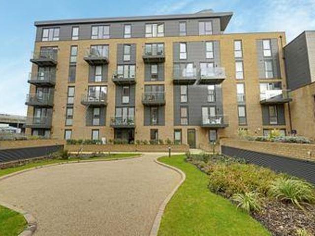 1 Bedrooms Flat for sale in Vale Court, Baltic Avenue, Brentford TW8