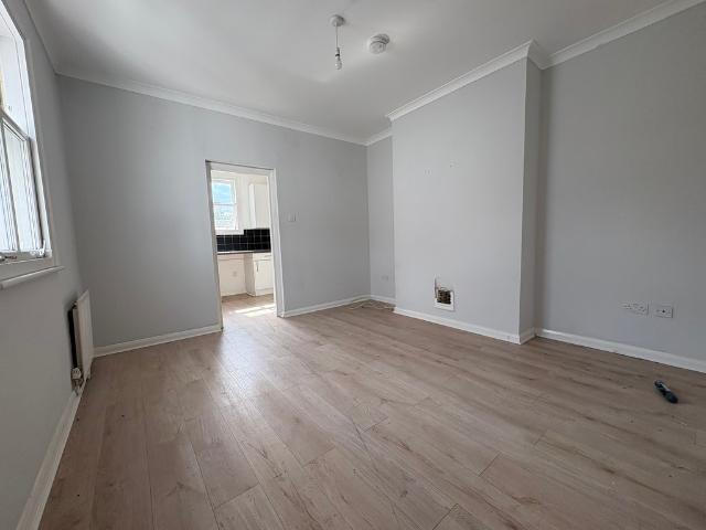 1 bedrooms To Let