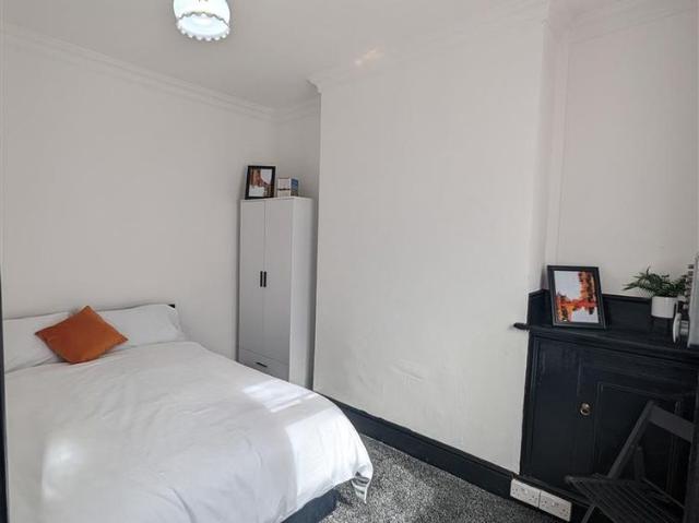 1 Beds House share