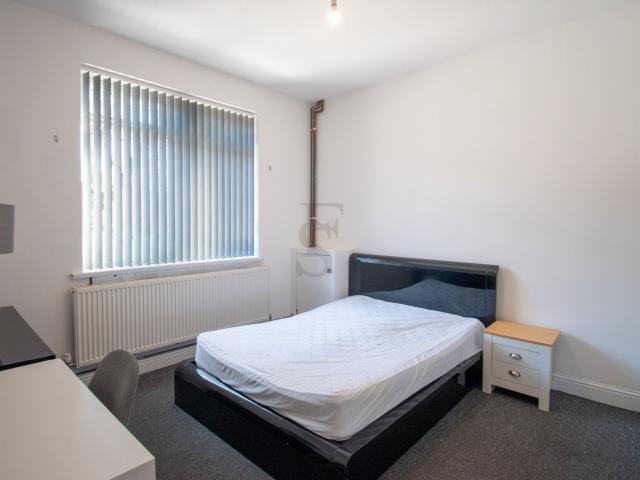1 beds house share for rent