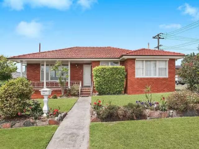 1 Benaud Street, Charlestown House for rent Listed by Tammy M.