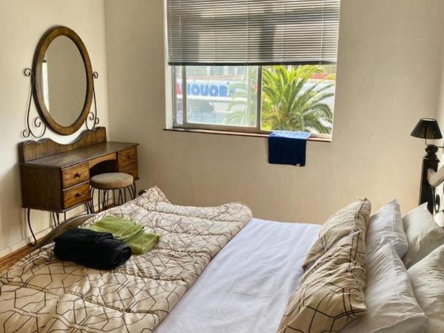 1 Beroom Apartment to rent in Sea Point