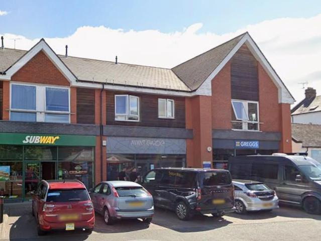 1 Berkeley Court, Berkeley Way. 1 bed flat to rent £750 pcm £173 pw