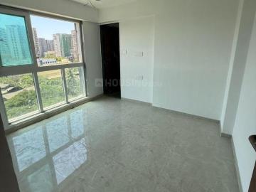 Flat to rent in Parsi Panchayat Road - Lift