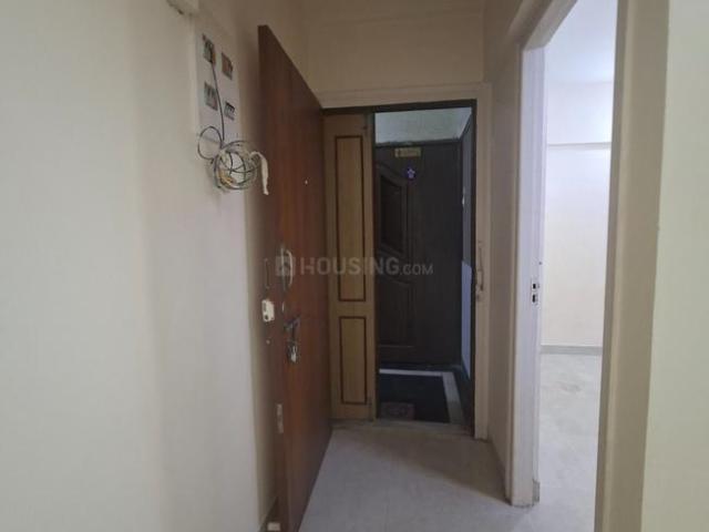 1 BHK Apartment in Borivali West for rent Mumbai. The reference number is 21099327