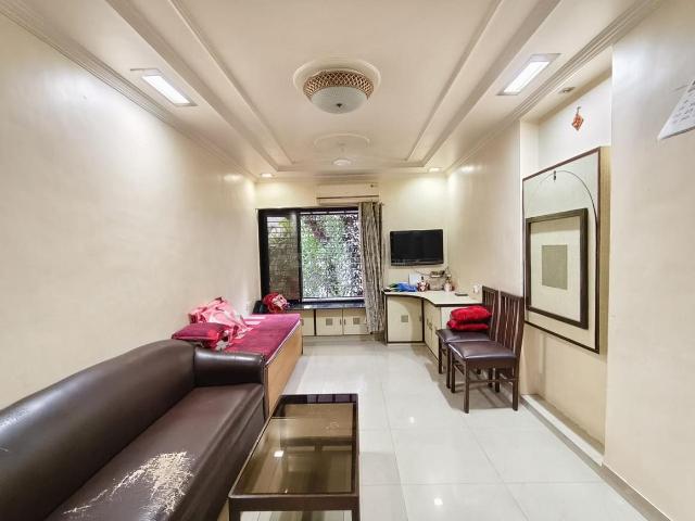1 BHK Apartment in Borivali West for resale Mumbai. The reference number is 20596036