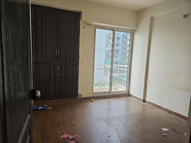1 BHK Apartment in Bamheta Village for rent Ghaziabad. The reference number is 19662572
