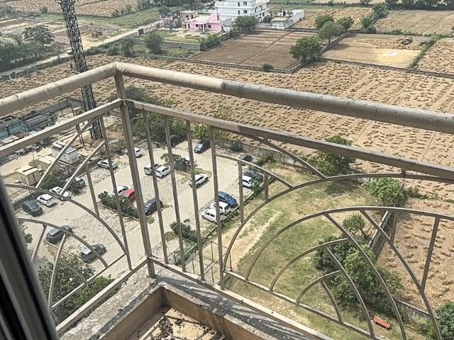 1 BHK Apartment in Bamheta Village for rent Ghaziabad. The reference number is 19935341