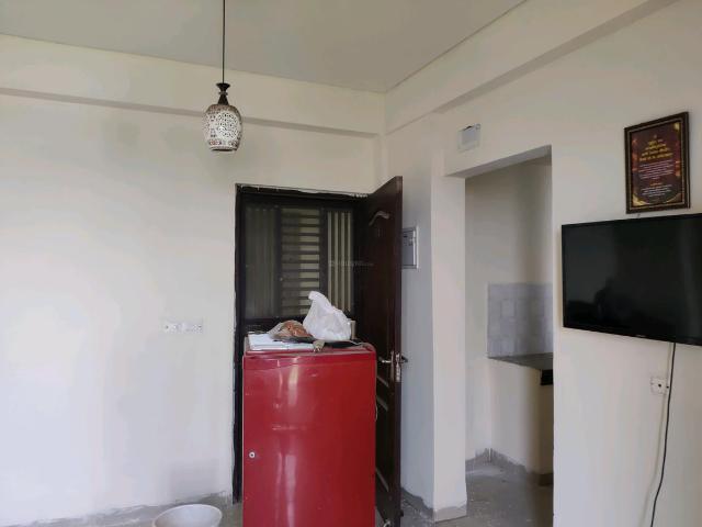 1 BHK Apartment in Bamheta Village for rent Ghaziabad. The reference number is 20135514
