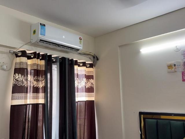 1 BHK Apartment in Bamheta Village for rent Ghaziabad. The reference number is 20950011