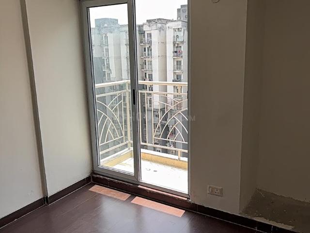 1 BHK Apartment in Bamheta Village for resale Ghaziabad. The reference number is 20045451