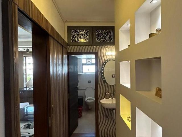 1 BHK Apartment in Bandra West for rent Mumbai. The reference number is 14648267