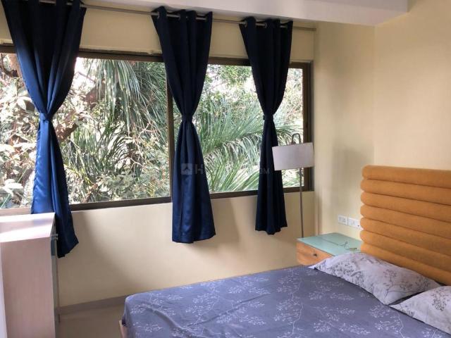 1 BHK Apartment in Bandra West for resale Mumbai. The reference number is 13936865