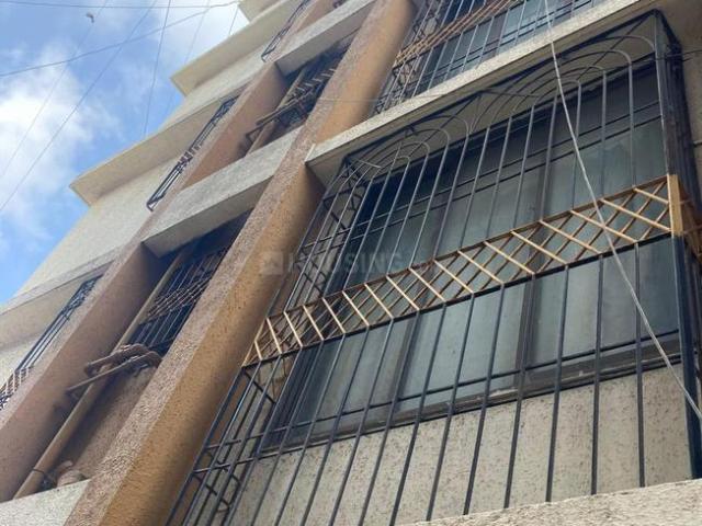 1 BHK Apartment in Bandra West for resale Mumbai. The reference number is 20428573