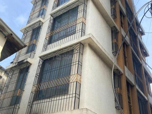 1 BHK Apartment in Bandra West for resale Mumbai. The reference number is 20428573