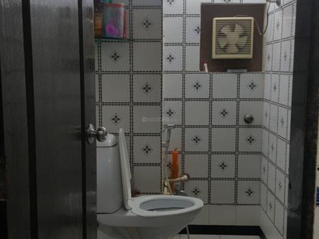 1 BHK Apartment in Bandra West for resale Mumbai. The reference number is 9466807