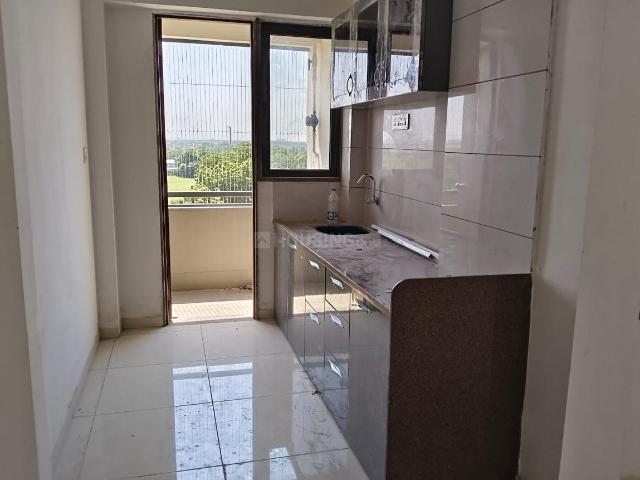 1 BHK Apartment in Bhadaj for rent Ahmedabad. The reference number is 21339158