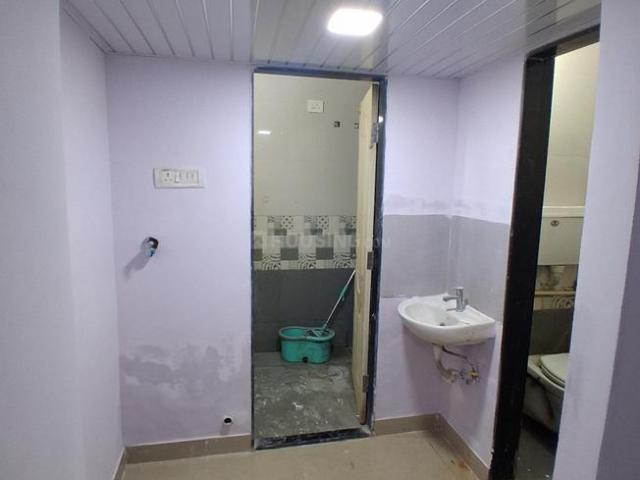1 BHK Apartment in Goregaon West for resale Mumbai. The reference number is 20836596