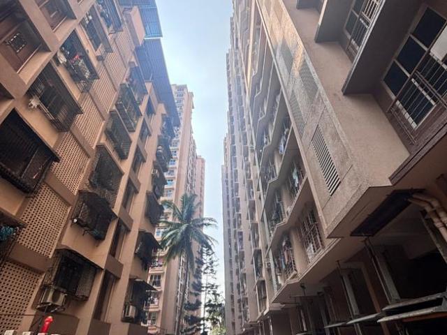 1 BHK Apartment in Dahisar East for resale Mumbai. The reference number is 20048330