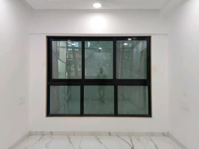 1 BHK Apartment in Dahisar East for resale Mumbai. The reference number is 20137392