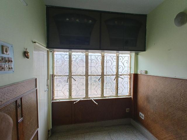 1 BHK Apartment in Dhakuria for rent Kolkata. The reference number is 21020745