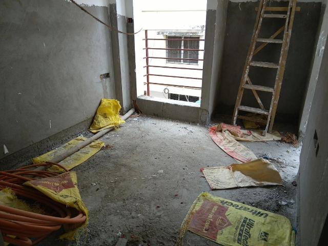 1 BHK Apartment in Dhakuria for resale Kolkata. The reference number is 19804326